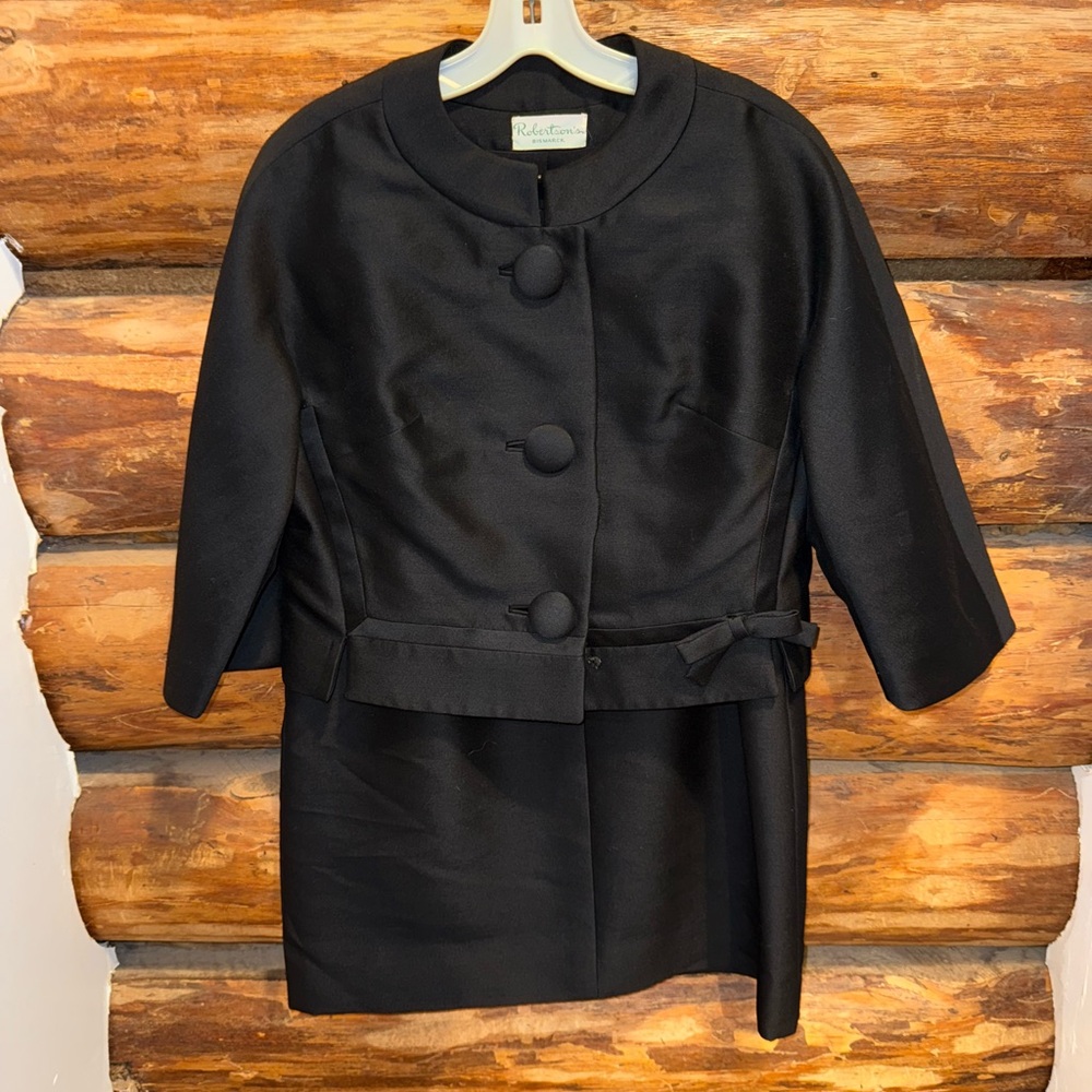 🖤Vintage Union made Youthcraft Black Cape Jacket with Bow Detail & skirt